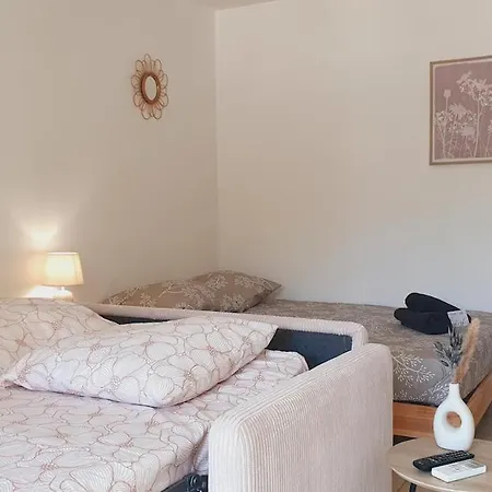 Club 4 Personnes Climatisation Wi-fi Piscine - Rossiconciergerie - Linge Inclus